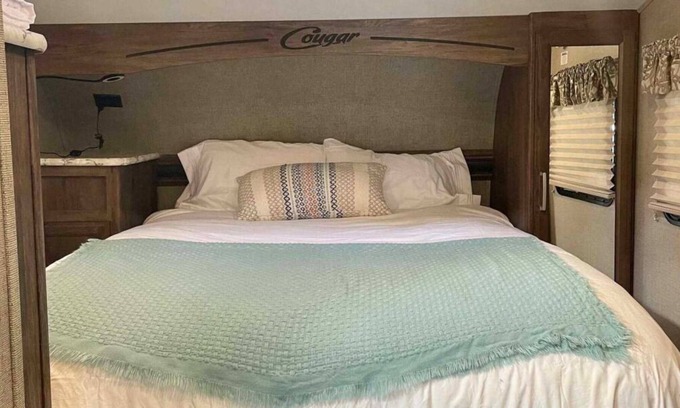 Seville Casa | Make Your Trip One to Remember! Close To Lake George Conservation!