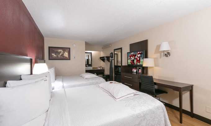 Secaucus Casa | Making The Best Memories Along The Way! Free Parking, Budget-friendly Property