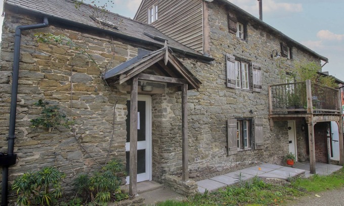 Bishops Castle Cabaña | MALT HOUSE, family friendly, with a garden in Bishop's Castle