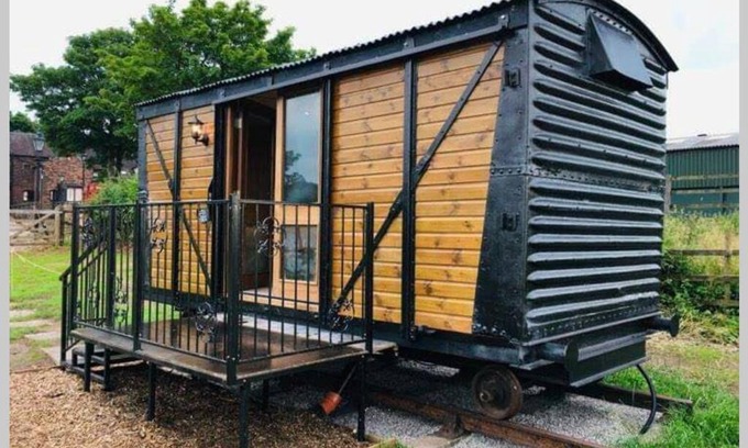 Forsbrook Casa | Malthouse Farm Cottage Carriage