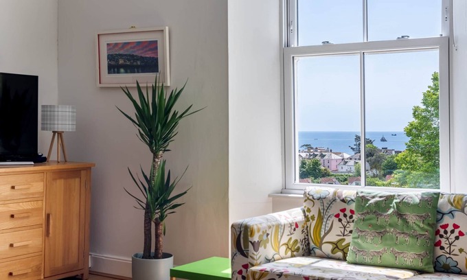 Maenporth Apartamento | Manacles - Spacious flat near beach with sea views & parking