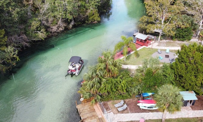 Weeki Wachee Gardens Chalet De Esquí | Manatee Cove Compound Retreat Star5Vacations