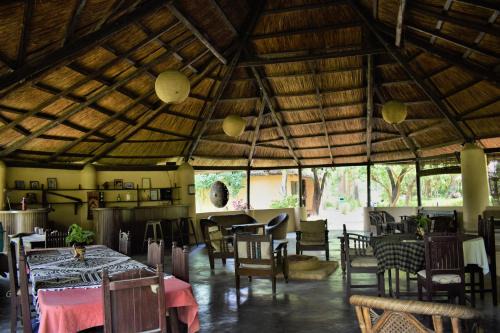 Bardia Hotel | Mango Tree Lodge