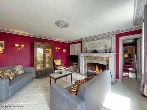 Saint-Pierre-des-Loges Casa | Manoir avec jardin privé, cheminée et animaux admis - FR-1-497-180