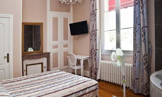 Vitry-le-Francois Cabaña | Gîte-Marronnier-Baño privado con bañera