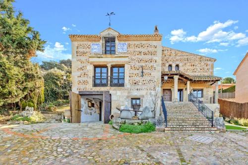 Guadalajara Villa | Mansion 35min Madrid - Cine - Piscina - BBQ