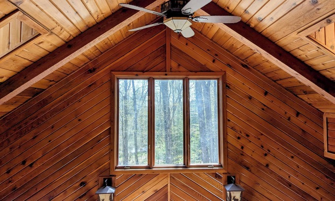 Stambaugh Chalet De Esquí | Maple Leaf Lodge Clean & Cozy Hot Tub Sleeps 9 <10min Walk to Ski Brule