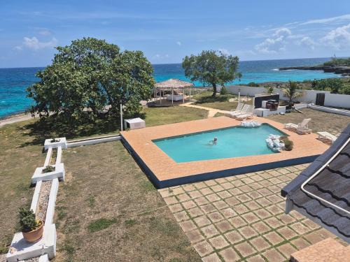 Discovery Bay Casa | Maranatha villa
