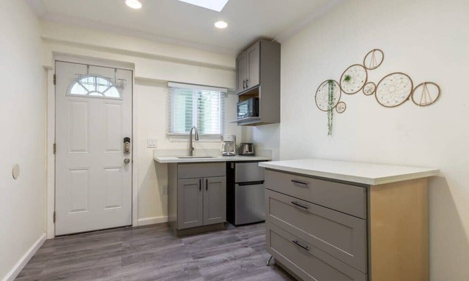 North Central Casa | @ Marbella Lane - Adorable and Quiet Studio