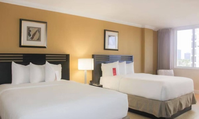 Sunny Isles Beach Hotel | Marco Polo Beach Resort on the OCEAN on Collins Avenue! Pool