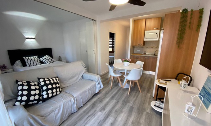 Mas Pinell Apartamento | Mare Nostrum 622 - Renovado, 80m de la playa y con aire