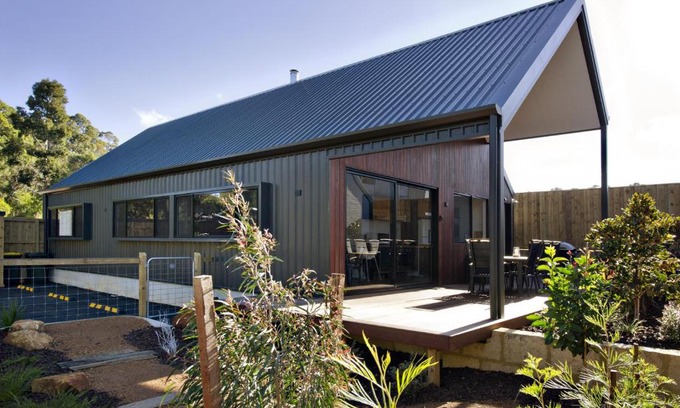 Margaret River Casa | Margaret River Bungalow-3-forest - pet friendly