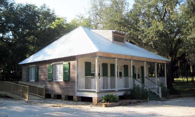 Destrehan Cabaña | Marie Celeste Creole Country Cottage