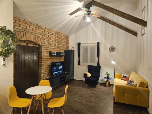 Enying Casa | Marina Cottage