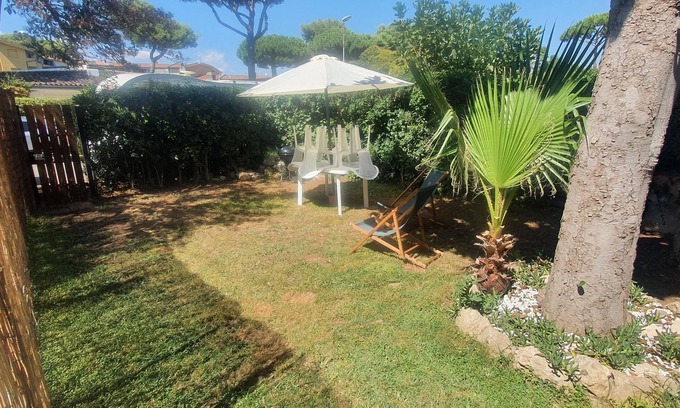 Tragliatella Apartamento | Marina di San Nicola holiday home with garden