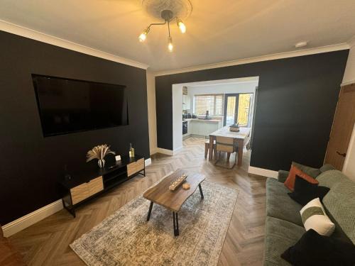 Woodhorn Casa | Marine Cottage 1 - With Private Hot Tub