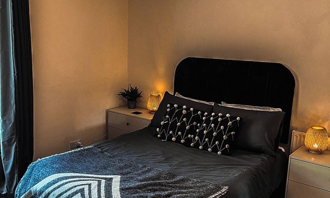 Abertillery Casa | Mariposa House - Retreat in South Wales