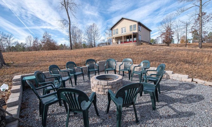 Jones Mills Casa | Mariposa's Place Day Use Retreat