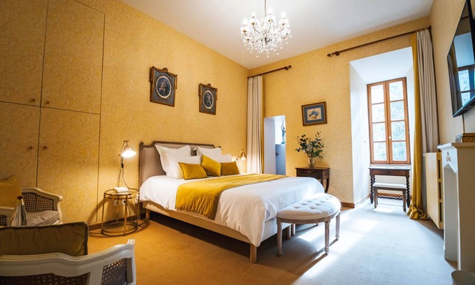 Filliere Casa | Château de Thorens - Madame Eugénie bedroom
