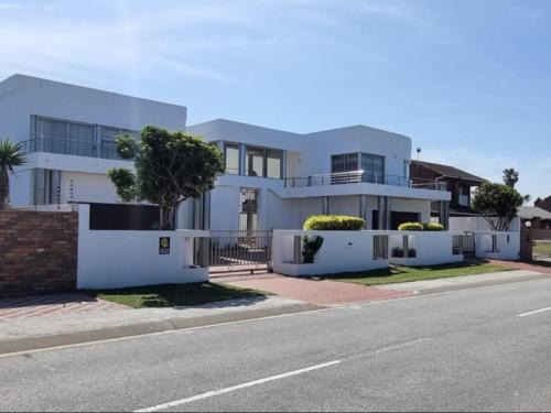 Bluewater Bay Casa | Martha's Guesthouse