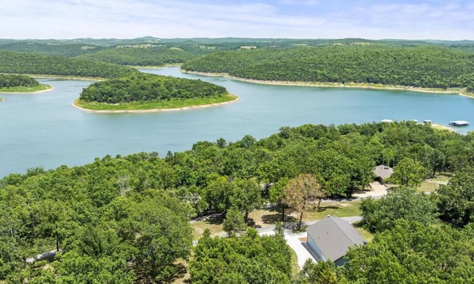 Isabella Casa | Martha`s Lakeview Ranch