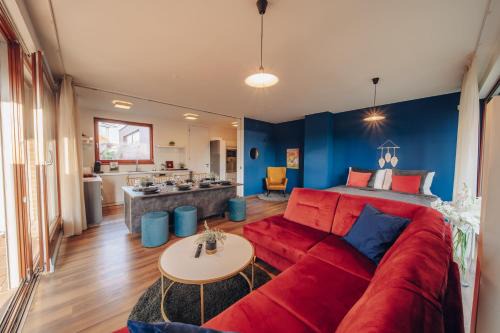 Prague 13 Apartamento | Marvel 2BD Apartment in modern villa with cozy terrace