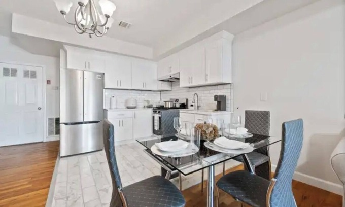 Weehawken Apartamento | Marvelous 2-bedroom apartment with AC in Weehawken Township