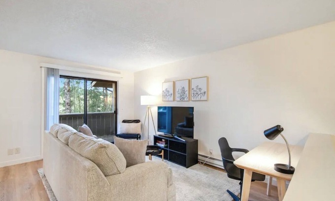 Poulsbo Casa | Marvelous townhome close to major employers in Poulsbo WA