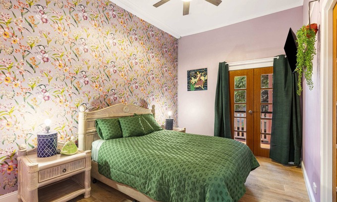 Gympie Casa | Mary's Manor - Stylish & Luxurious 3 Bedroom House - Pets Allowed!