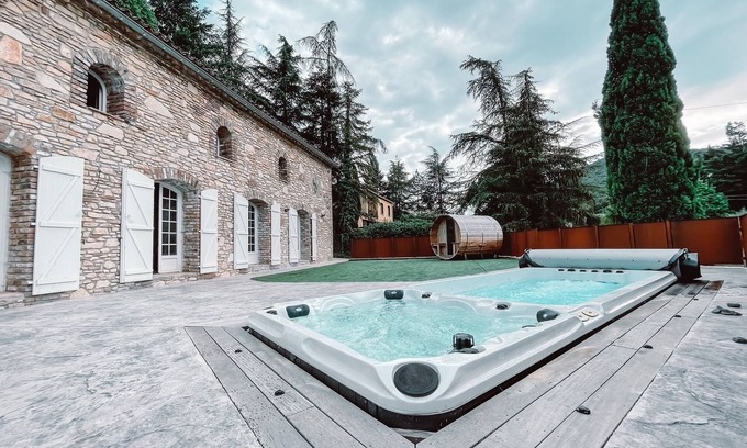 Saint-Jean-du-Pin Villa | Mas du Dragon - 8 people swimming pool