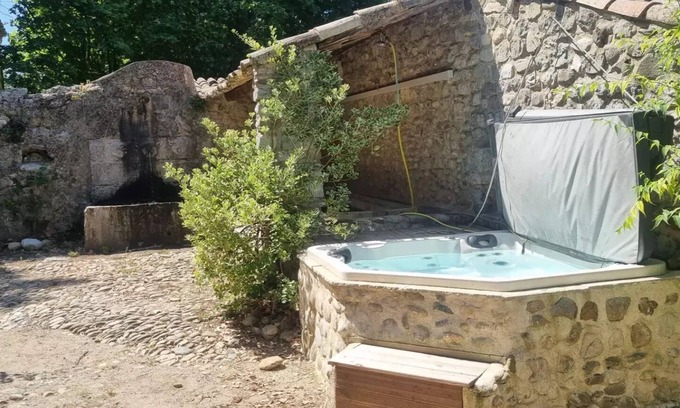 Sisteron Otro | Mas Provençal Pour 13 Pers Avec son Jacuzzi et son Parc de 5000m2 à Sisteron 04