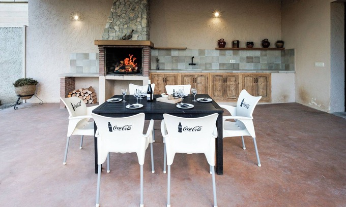 Bellcaire d'Urgell Otro | Masía el Carlos – Cine / AC / Sala de Juegos / Campo de Fútbol