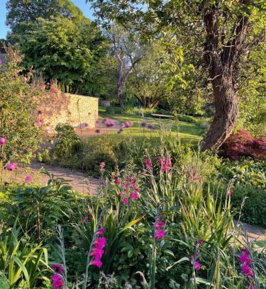 Witney Casa | Masons Cottage, an Idyllic retreat in an area of outstanding beauty, close to Blenheim Palace, Oxford & The Cotswolds