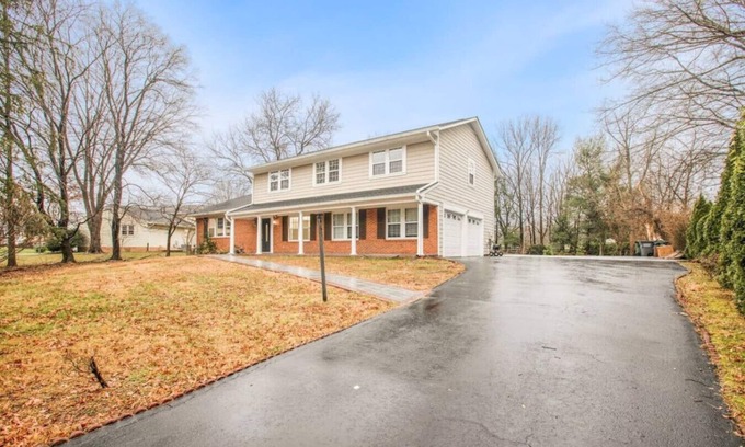 Wolf Trap Casa | 493) Massive 4 bedroom with tons of space!