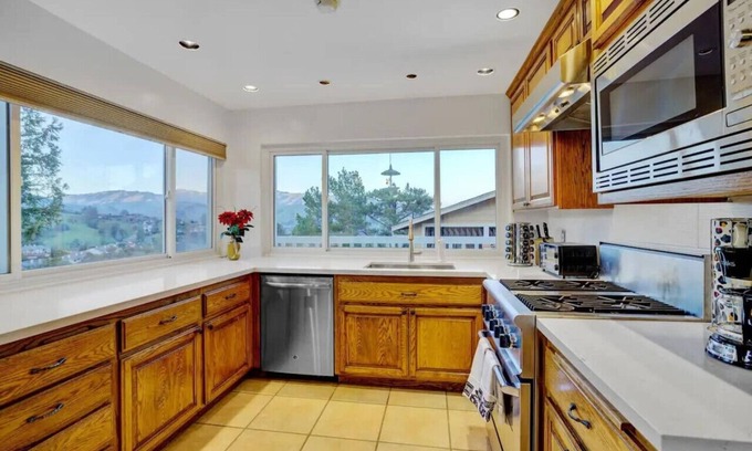 San Rafael Casa | Perfect for Thanksgiving dinner!