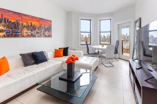 West New York Apartamento | Massive 7-Bedroom 4-Bathroom Duplex 20 min to NYC