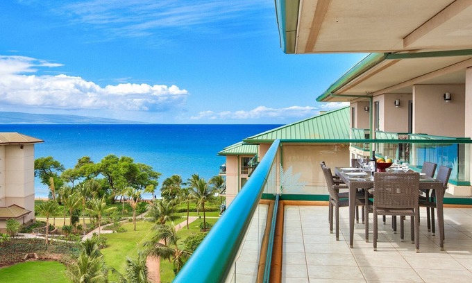 Kaanapali Condominio | Alquiler del resort en Maui: Hokulani 820 - Piso superior 2BR con vista al mar y a la montaña + Balcón X L