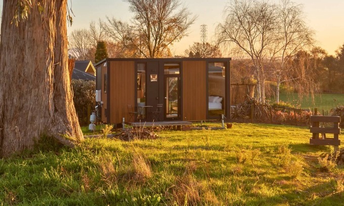 Cambridge Casa | Maungakawa Hill by Tiny Away