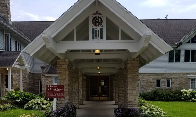 Baileys Harbor Cabina | Maxwelton Braes Lodge and Golf Course