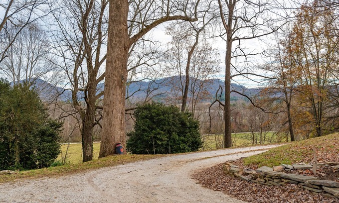 Fletcher Casa | May Acres Cottage -South Asheville amidst 15 acres with sunrise & mountain views