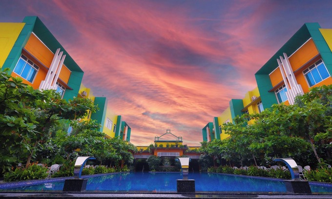 Panposh Hotel | Mayfair World Cup Village