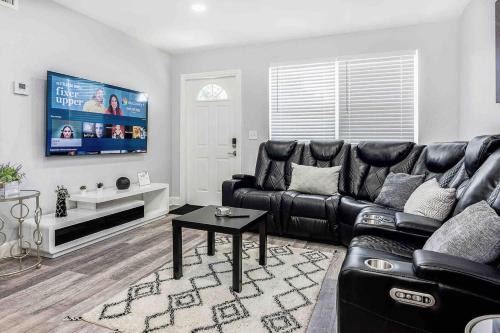 Hollywood Casa | Mazor Luxury Two Bedroom Vacation Home