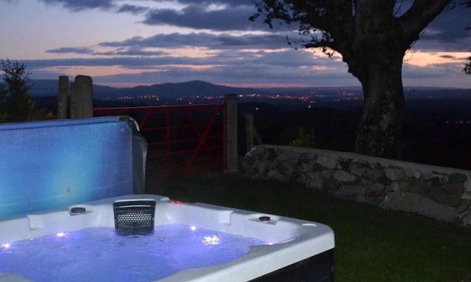 Newry Cabaña | Mc Courts Cottage, Morne Countryside Home