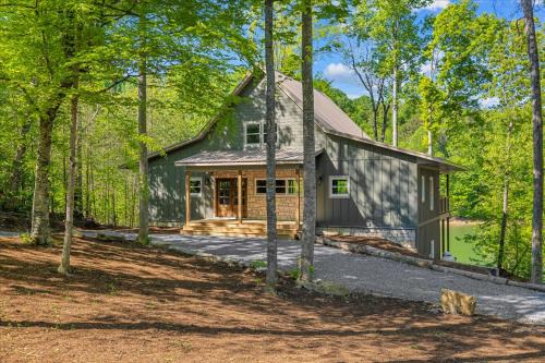 Sevierville Casa | McDonald Lakeside Cottage
