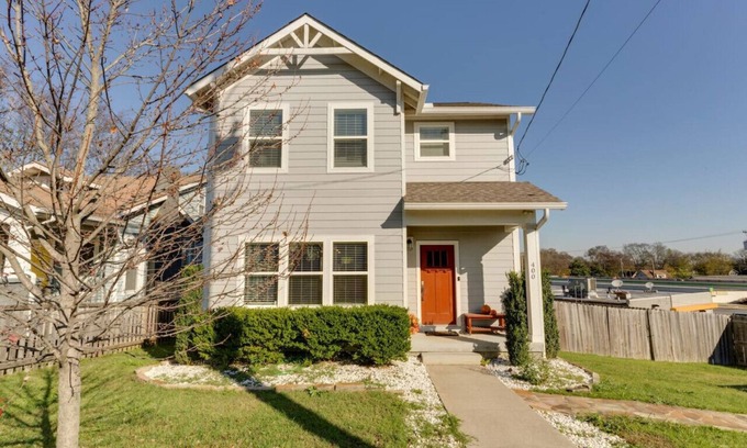 Radnor Apartamento | Mciver- 3 Bedroom Home- HUGE yard! 4.5 miles to Broadway.