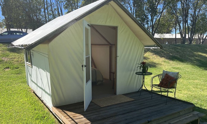 Isleton Casa | Meadow Cabana - 1 Queen