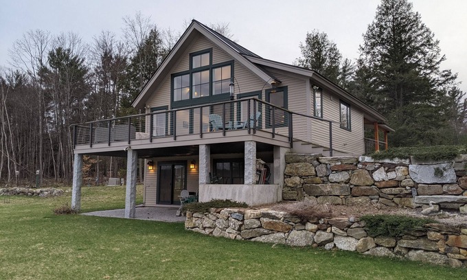Hancock Casa | Meadow House at Powder Mill Pond - a nature lover's paradise