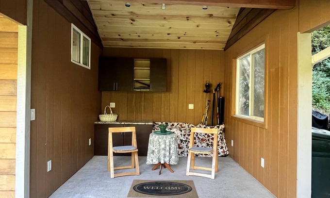 Lake Forest Park Cabina | Meadow View Cabin