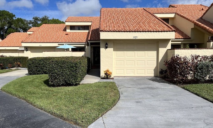 The Meadows Casa | Meadows Townhouse With Golf View