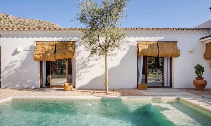 Pollensa Villa | Mediterranean Villa in Puerto de Pollensa. Walking distance pinewalk Heated Pool